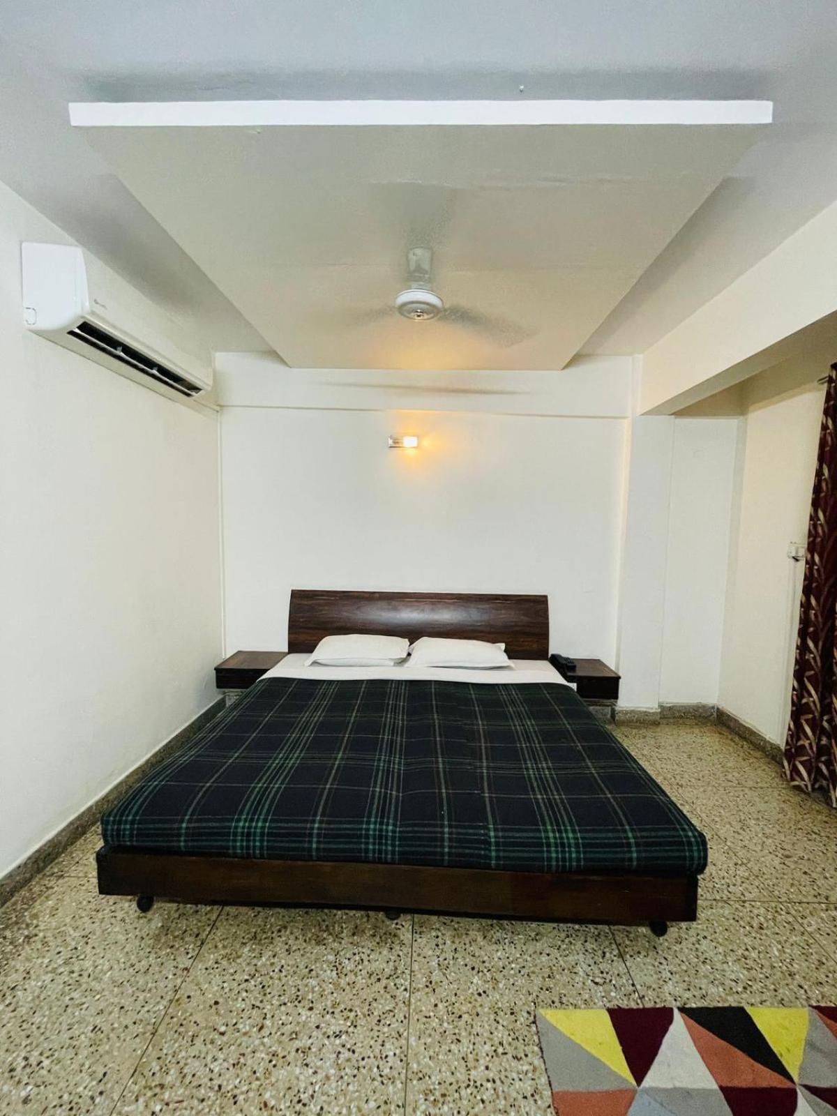 Gautam Hotel Βαρανάσι Εξωτερικό φωτογραφία