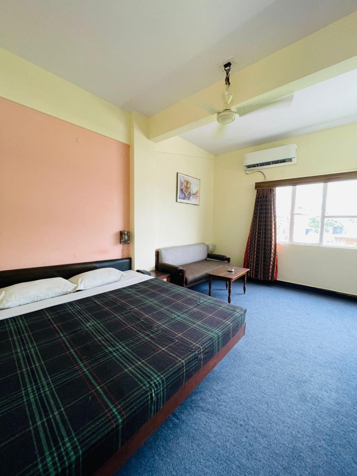 Gautam Hotel Βαρανάσι Εξωτερικό φωτογραφία